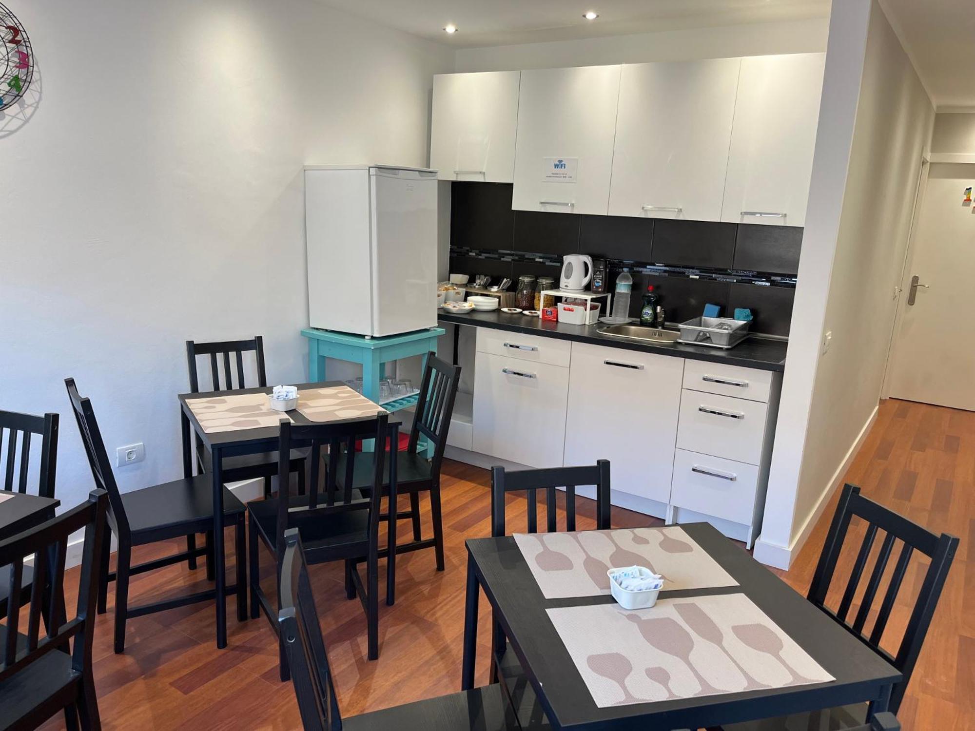 B&B Paraiso Tenerife Super Economy Rooms Airport Los Abrigos Bagian luar foto