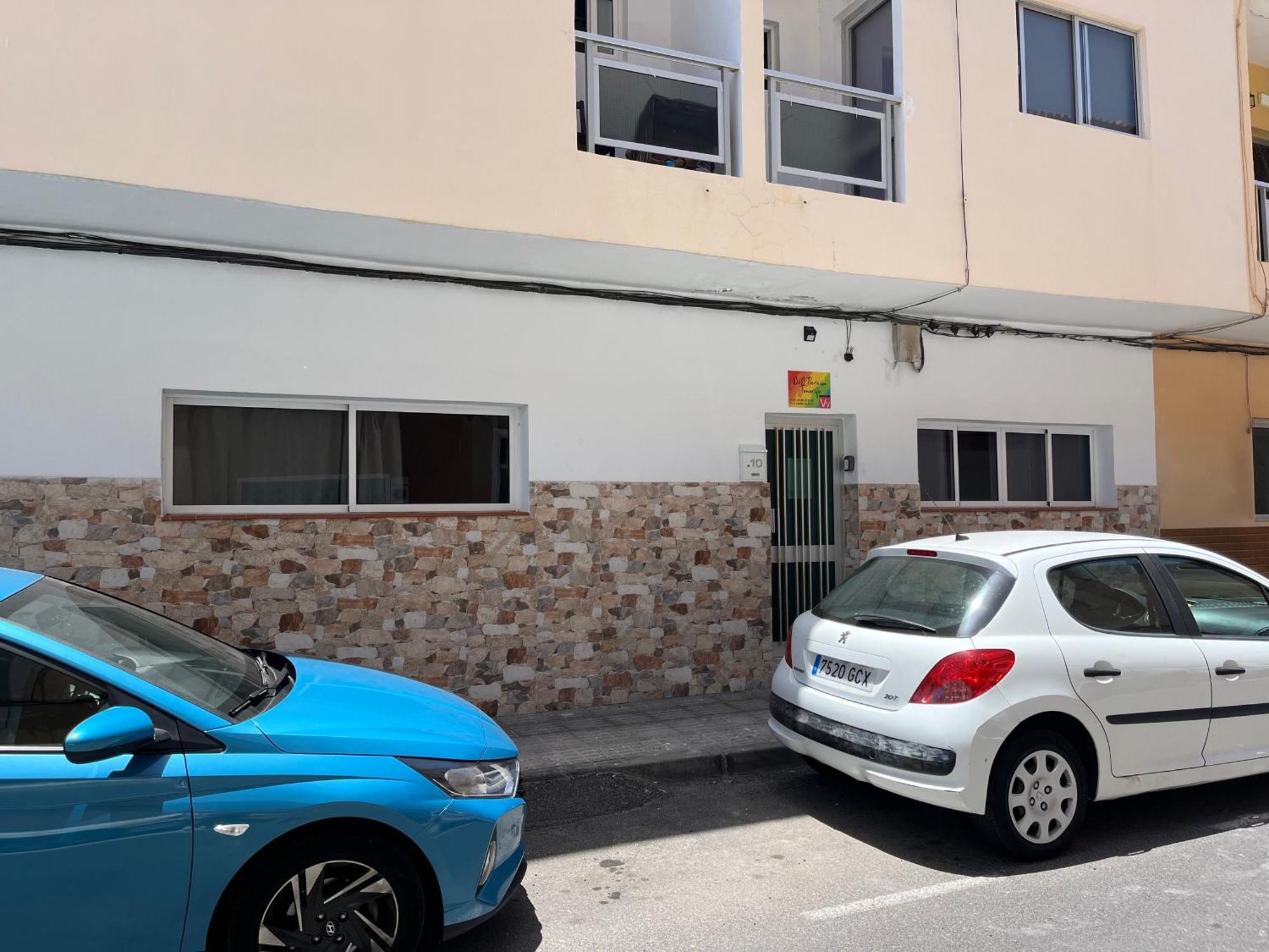 B&B Paraiso Tenerife Super Economy Rooms Airport Los Abrigos Bagian luar foto