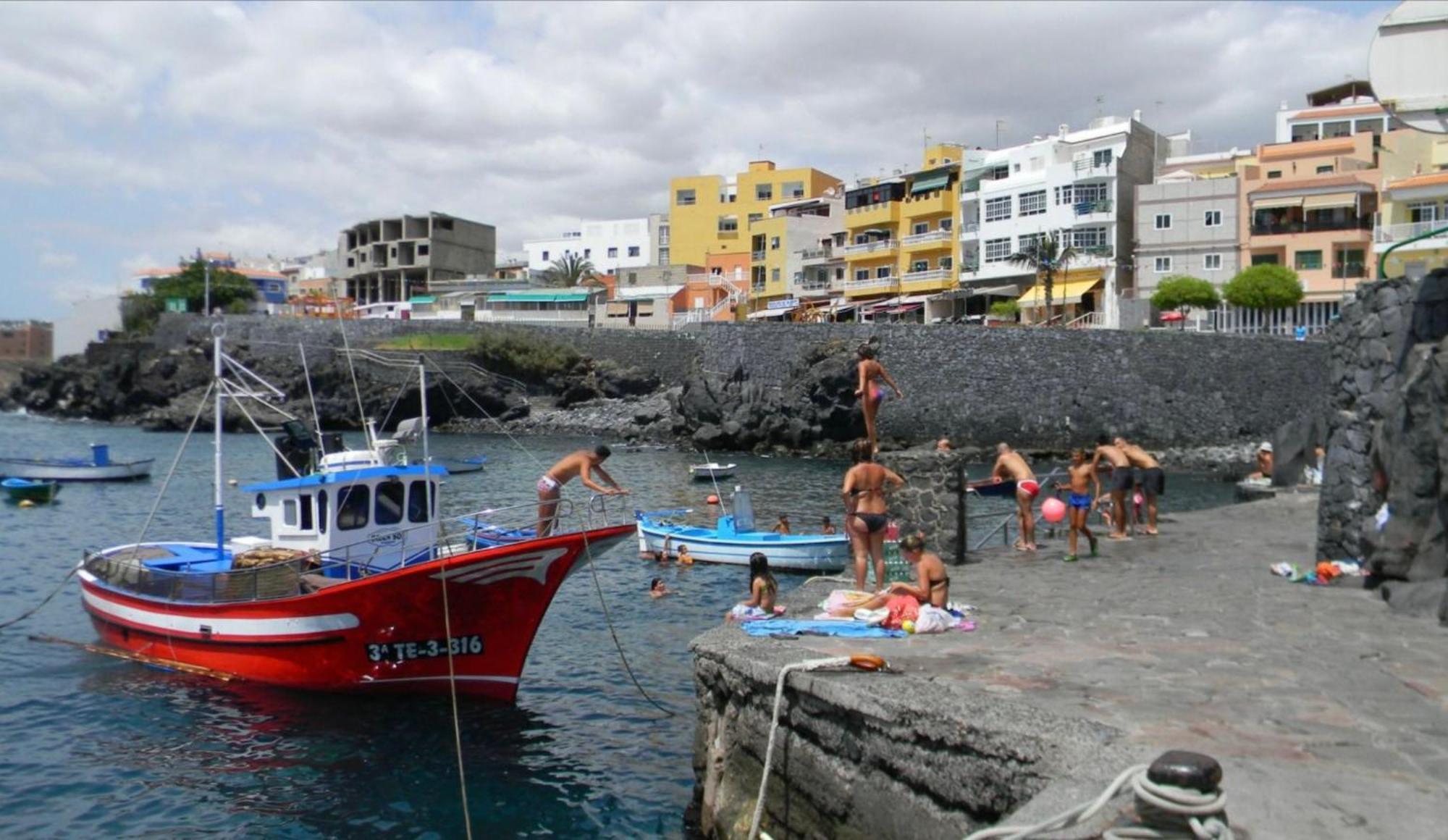 B&B Paraiso Tenerife Super Economy Rooms Airport Los Abrigos Bagian luar foto